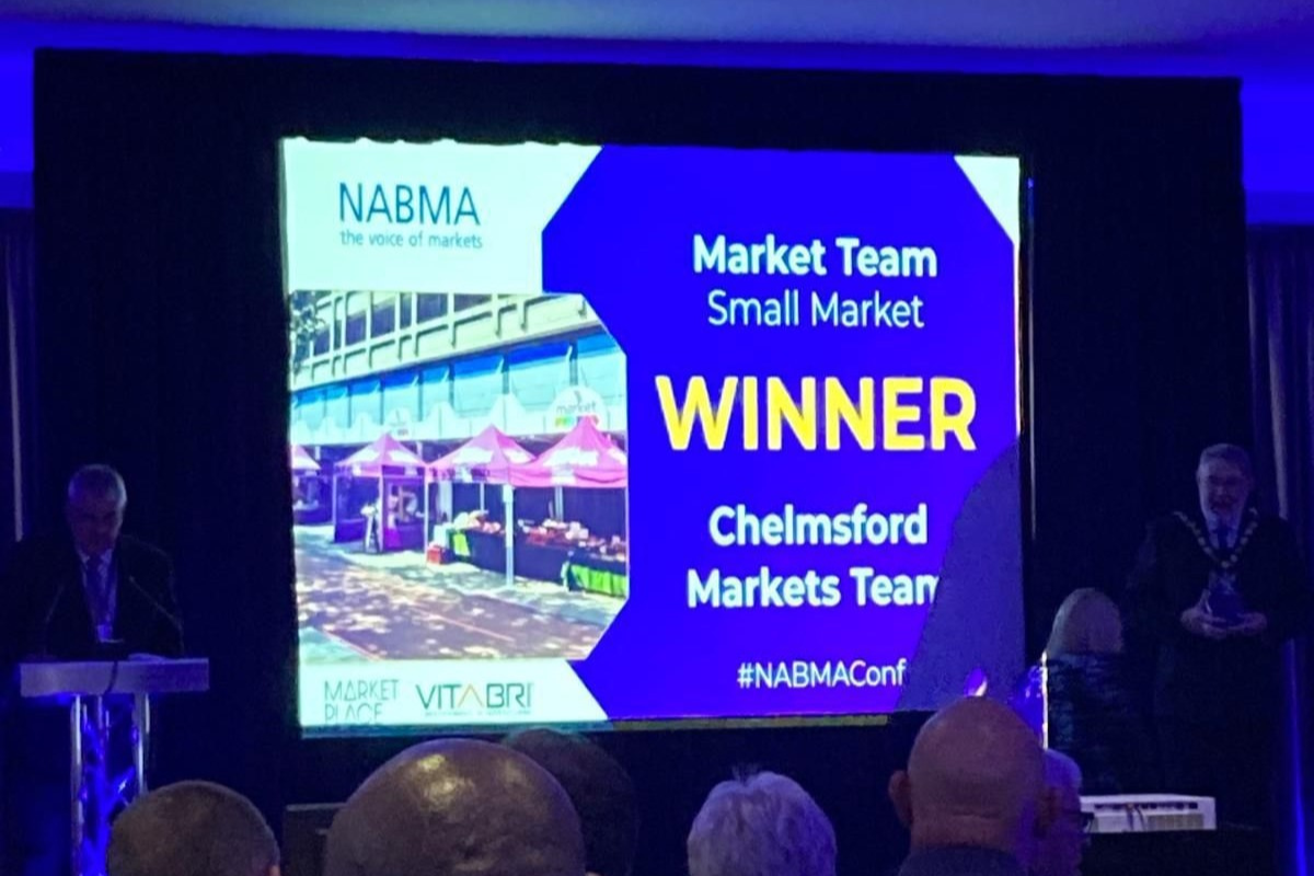 Pauline Rider Collects Chelmsford Markets’ Award At The 2025 NABMA Annual Conference And AGM.