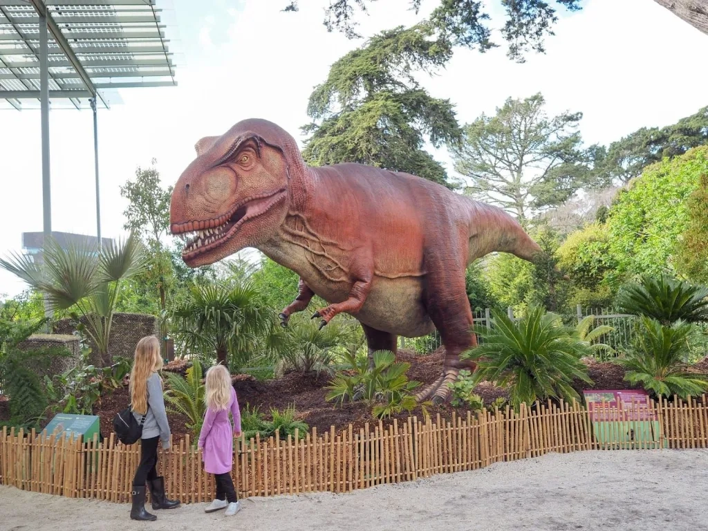 Dinosaurs In The Park 2 (1)