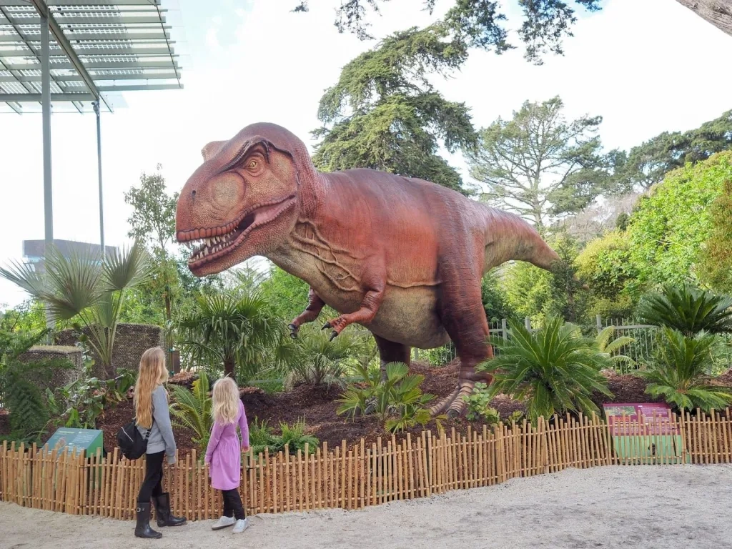 Dinosaurs In The Park 2 (1)