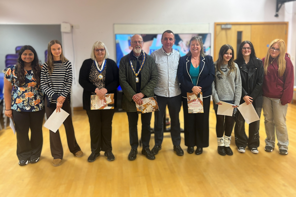 William De Ferrers Students With The Mayor Of South Woodham Ferrers