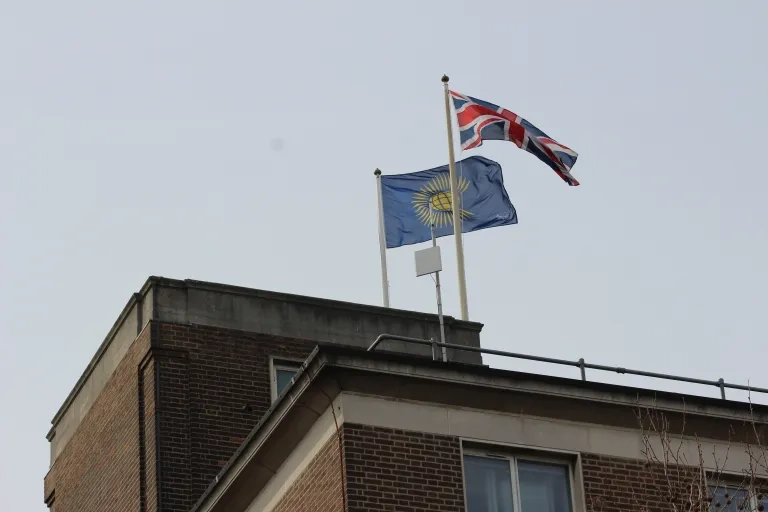 Commonwealth and union jack flag flying