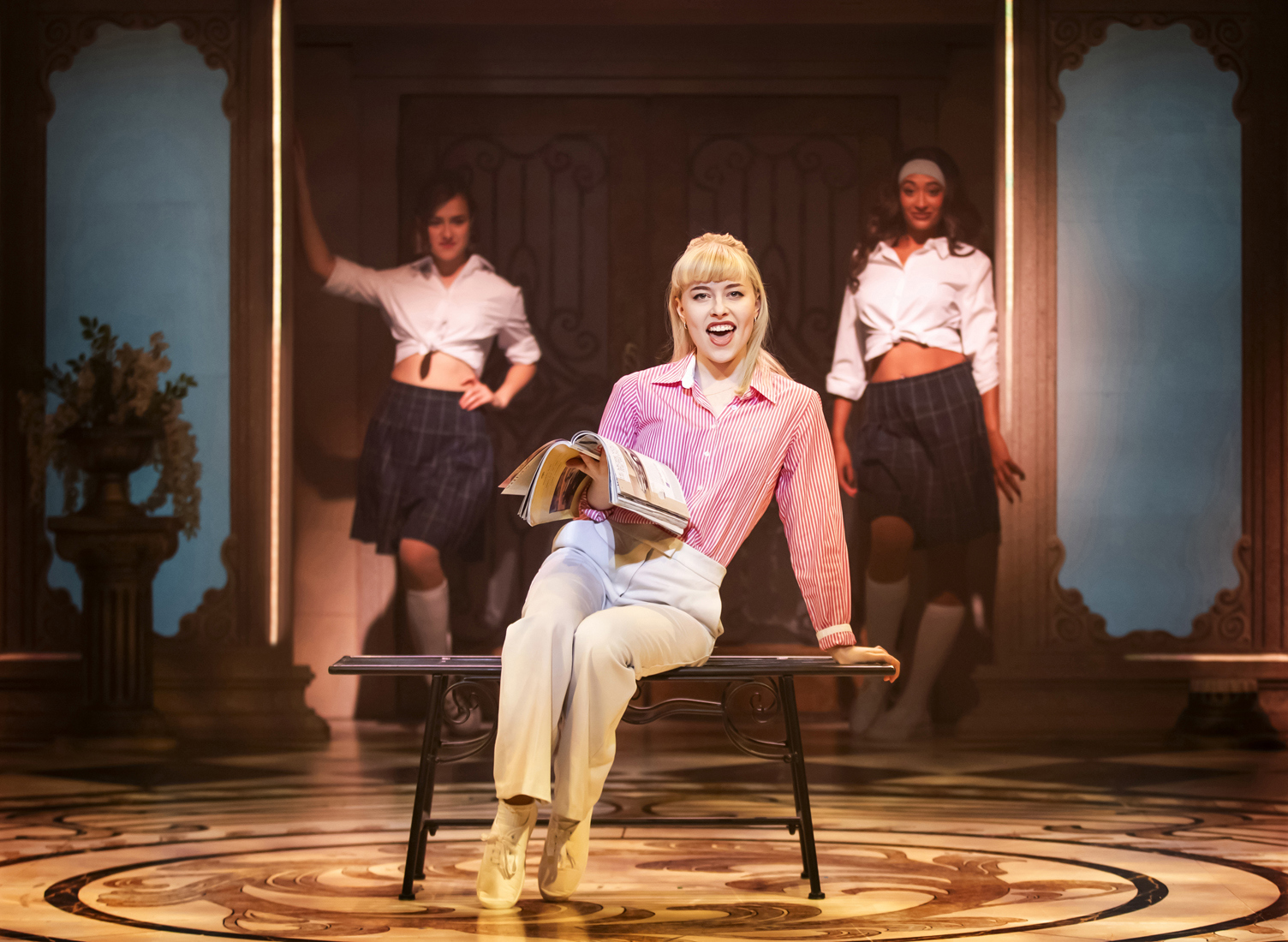 Centre Abbie Budden As Annette Hargrove And Cast In Cruel Intentions UK And Ireland Tour 2025, Credit Pamela Raith Photography (1)