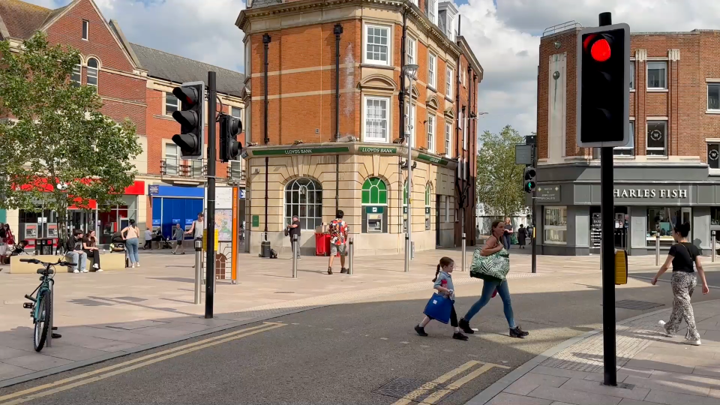Half Moon Square Crossing 2