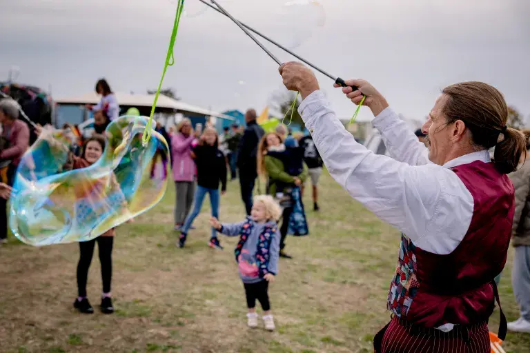 Chris Maine Bubbleologist