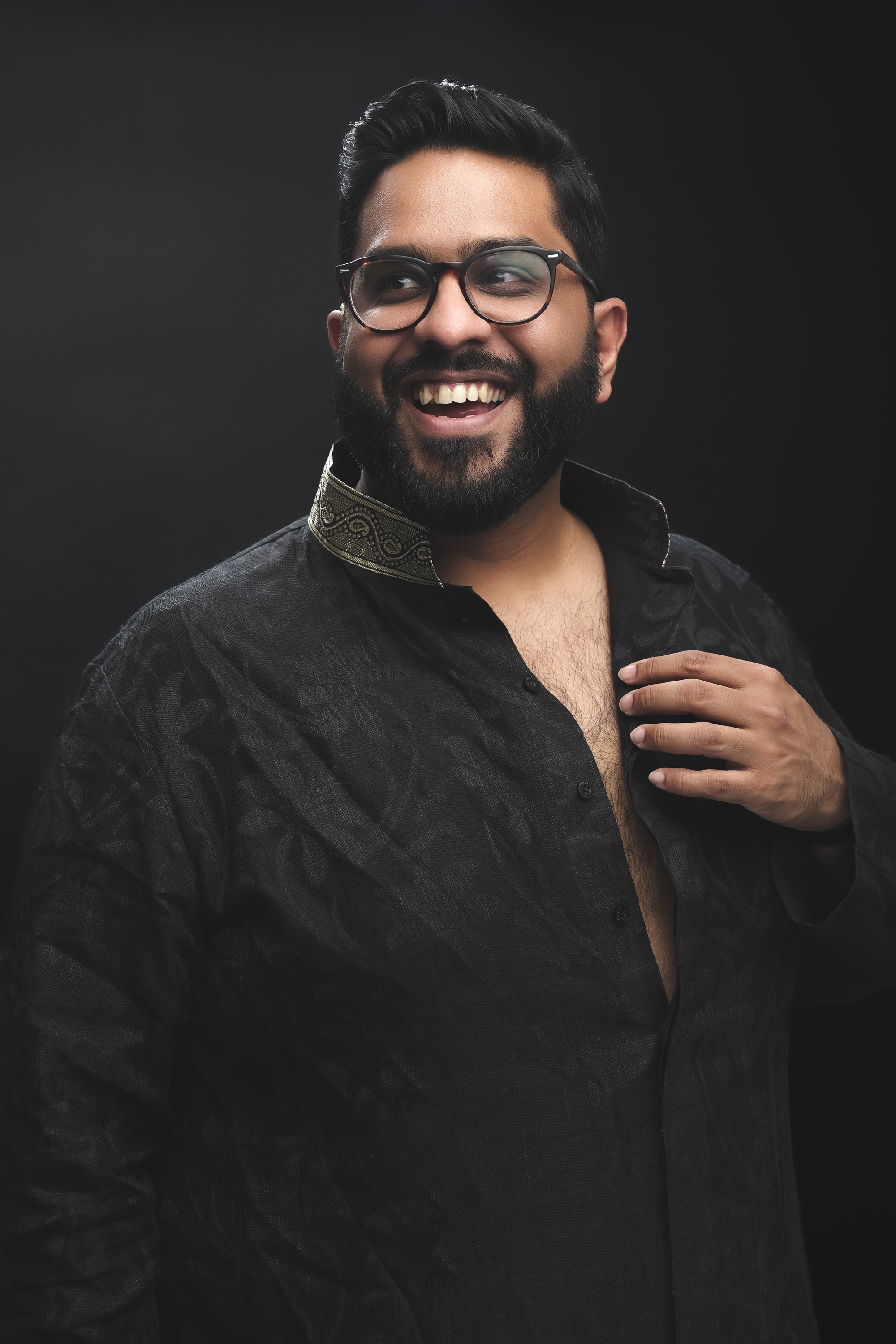 Eshaan Akbar Black Shirt