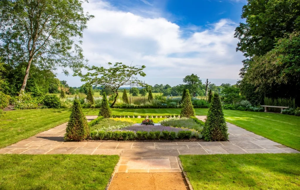 Hanbury Memorial Gardens in Hylands Park