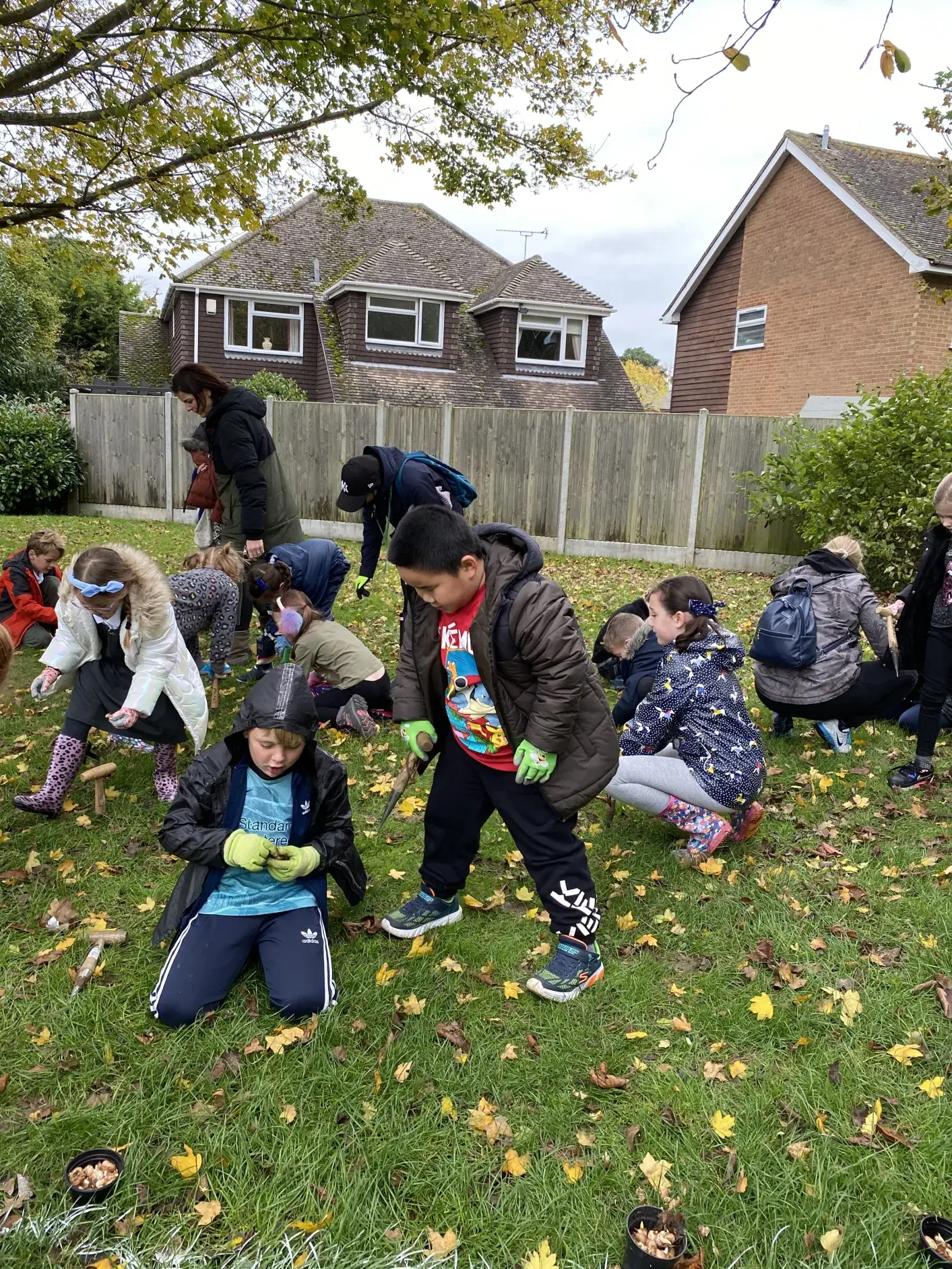 Children Bulb Planting 03