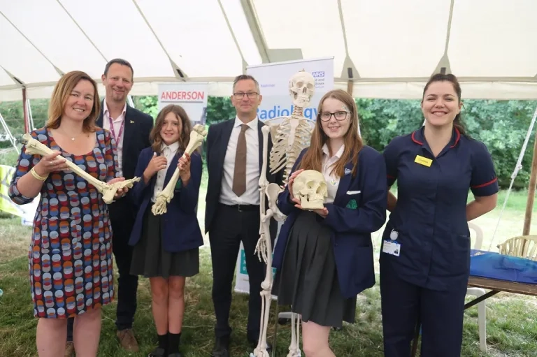 Hylands School Students Learn About Skeletons