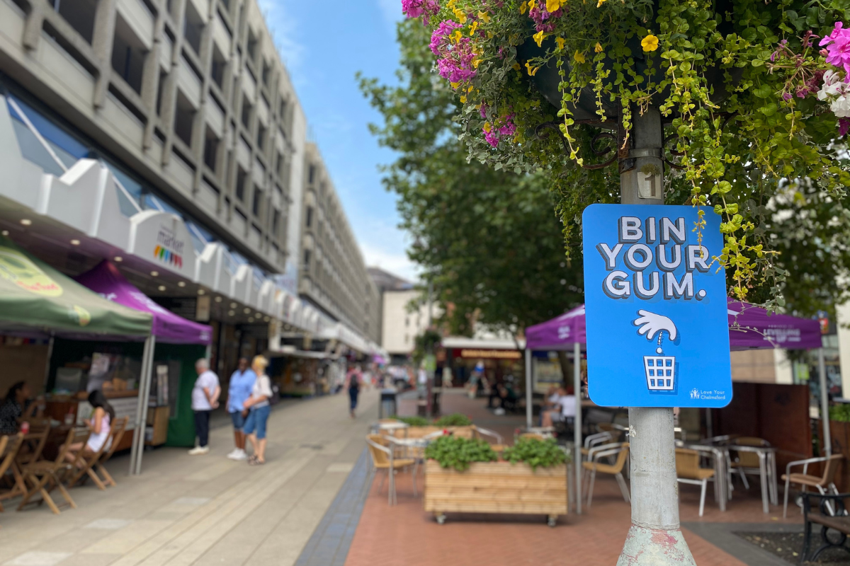 Blue Anti Littering Signage In Market Square