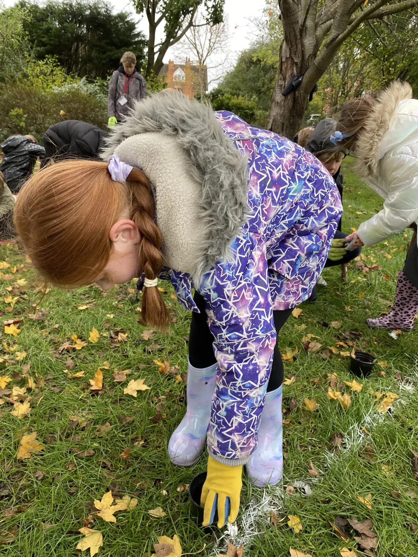 Children Bulb Planting 05