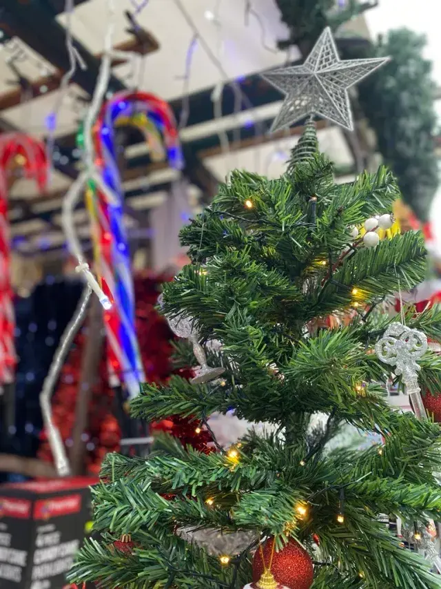 Christmas tree with decorations 02