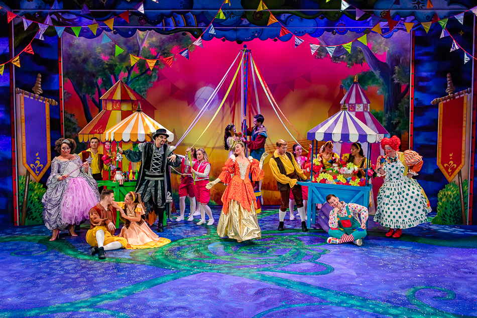 Jack and the Beanstalk entire cast in costume on main stage