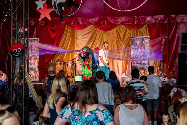 Glastonbabies. Credit Trebor Photography